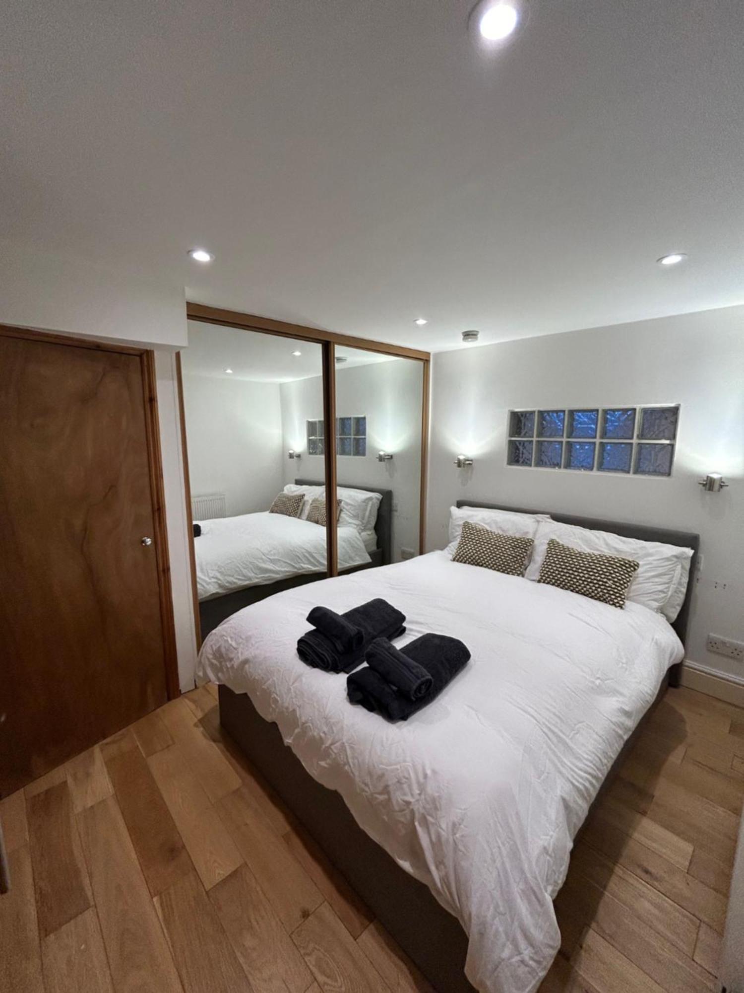 Garden Square Central 2 Bed & Sea-View Apartment Brighton Екстериор снимка